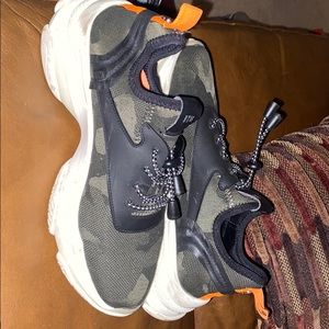 Steve Madden sneakers